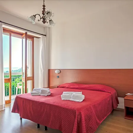 Pineta Hotel 3*