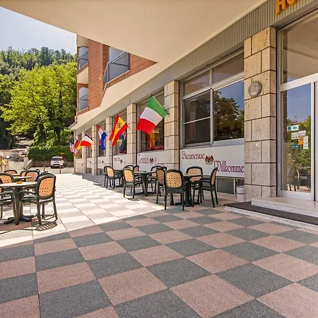 Pineta Hotel 3*